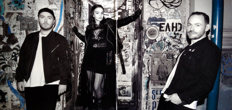 Chvrches – Love Is Dead (Blue Clear)
