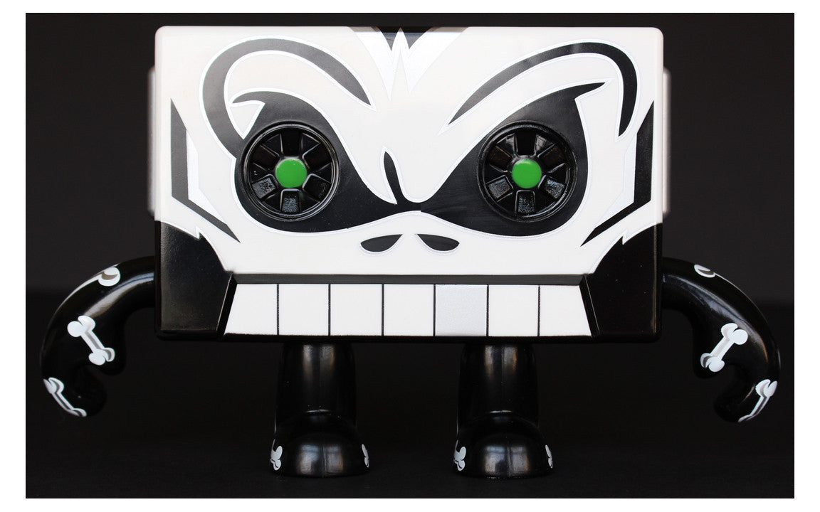 Skull Dolbee Figure